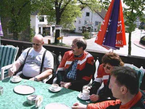 2005 03 19 14 25 14-003