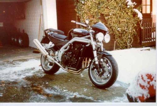 10-Triumph Speedtriple 955