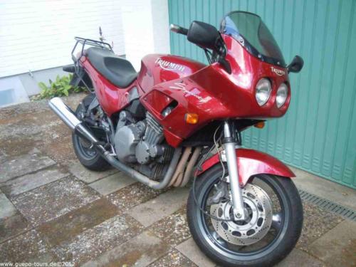 09-Triumph Sprint 900